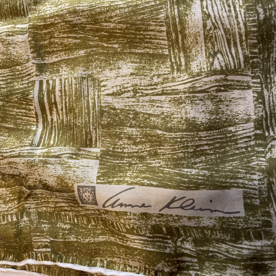 Anne Klein Hand Stitched and Rolled 26 Square Scarf Basket Weave Design - Image 3 of 4