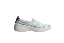 Bzees Womens Easy Going Blue Casual Flats Size 6