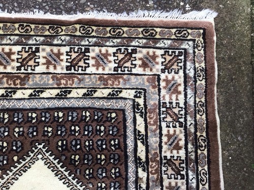 Persian Wool Carpet Hand Made Good Size Nice Design 1200x2050 Heavy Knotted - Picture 6 of 9