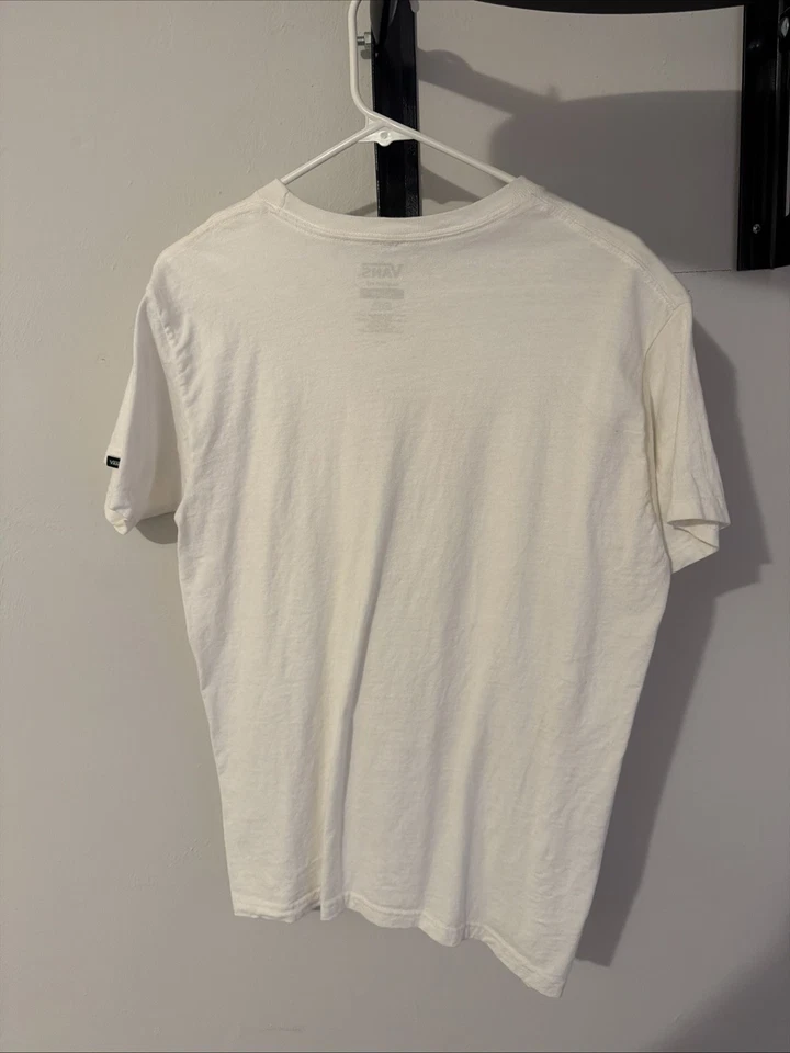 Camiseta Vans, Ajuste Clásico, Talla Mediana Mushroom Bunny, Usada Excelente Estado Foto 2 de 2