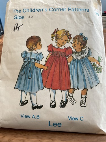 The Children’s Corner Lee Smocked Dress Collar Sewing Pattern Size 10 - Bild 2 von 3