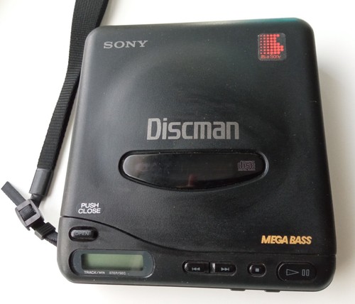 * SONY DISCMAN D-11 COMPACT DISC PLAYER MADE IN JAPAN