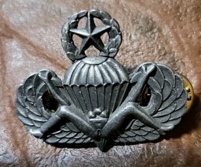 Risqué Post WW 2 Vintage US Master Jump Wings.   A 11