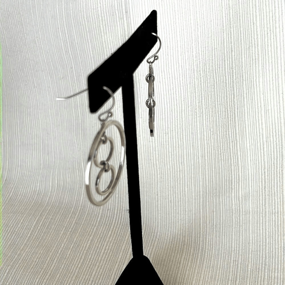 Simple Silver Tone Circle Earrings - image 4