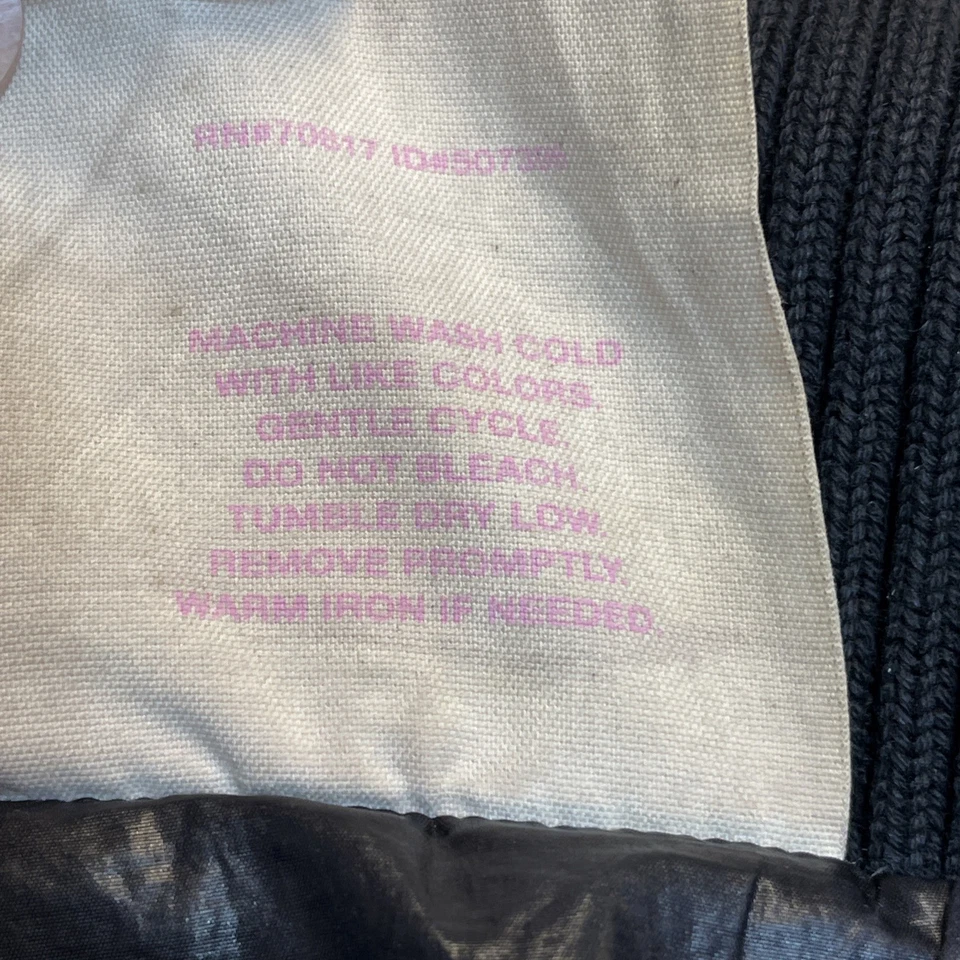 Jaqueta Victoria Secret PINK Puffer Patches Feminina Tamanho P *Sem Capuz* FALHAS - Imagem 2 de 4