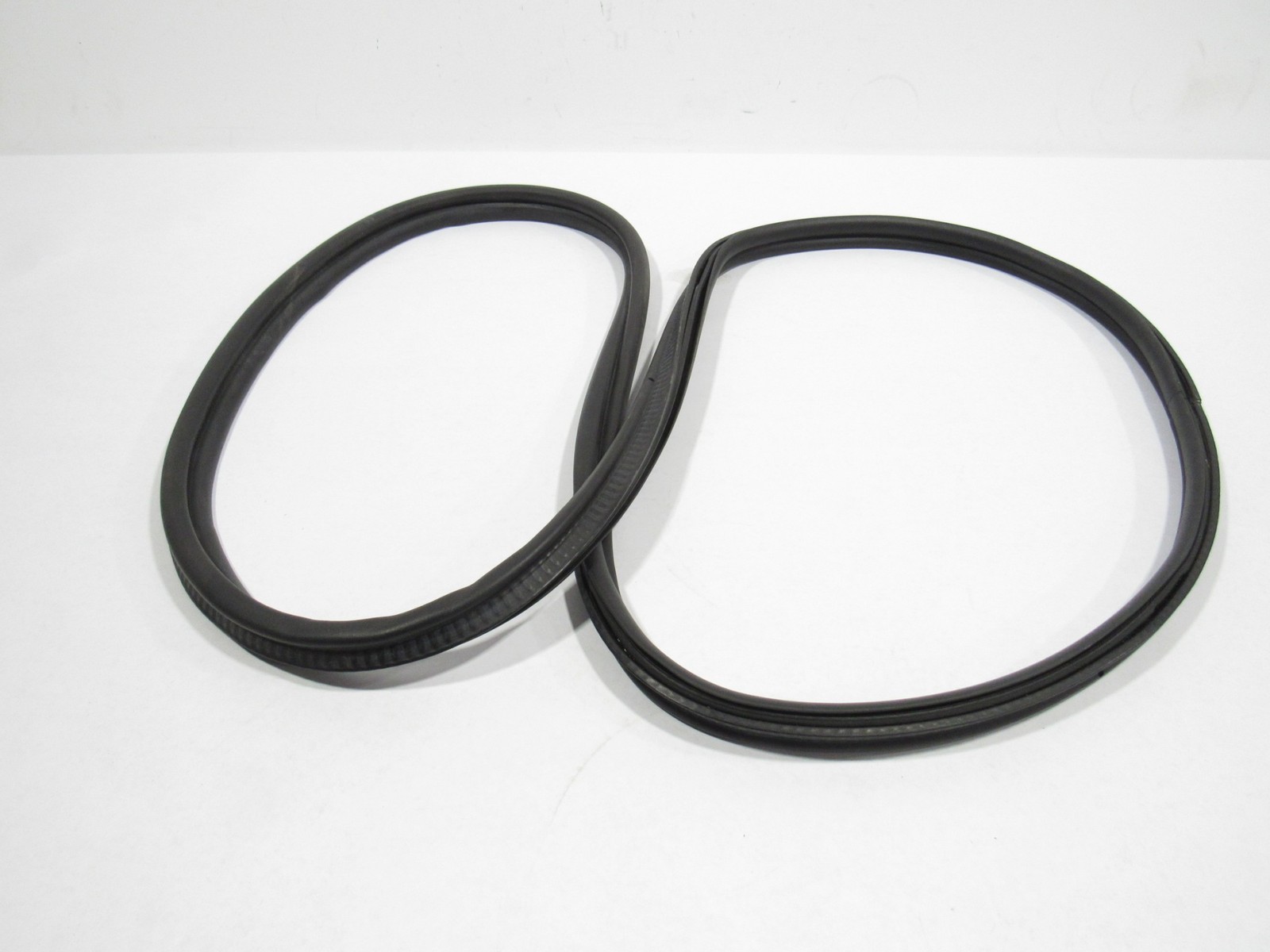 14-20 BMW I8 2015 Rear Trunk Lid Tailgate Weather Strip Rubber Gasket Seal |:M