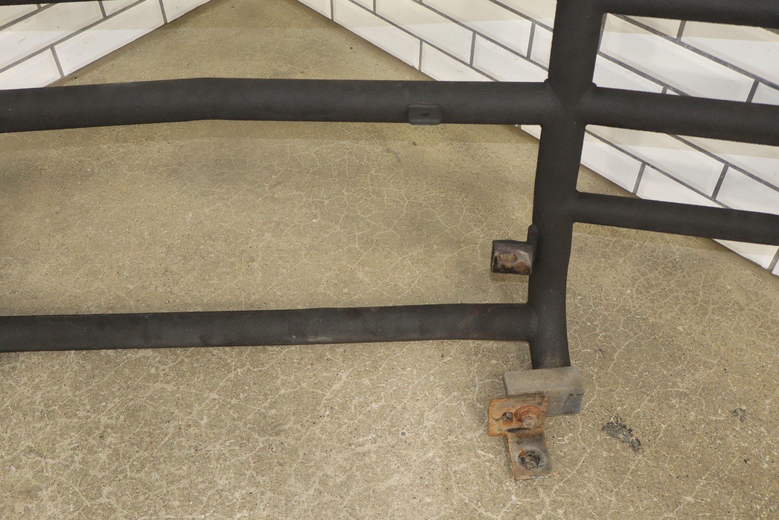 01-02 Chevy GMC Ranch Hand Legend Grille Guard GGC011BL1 Used