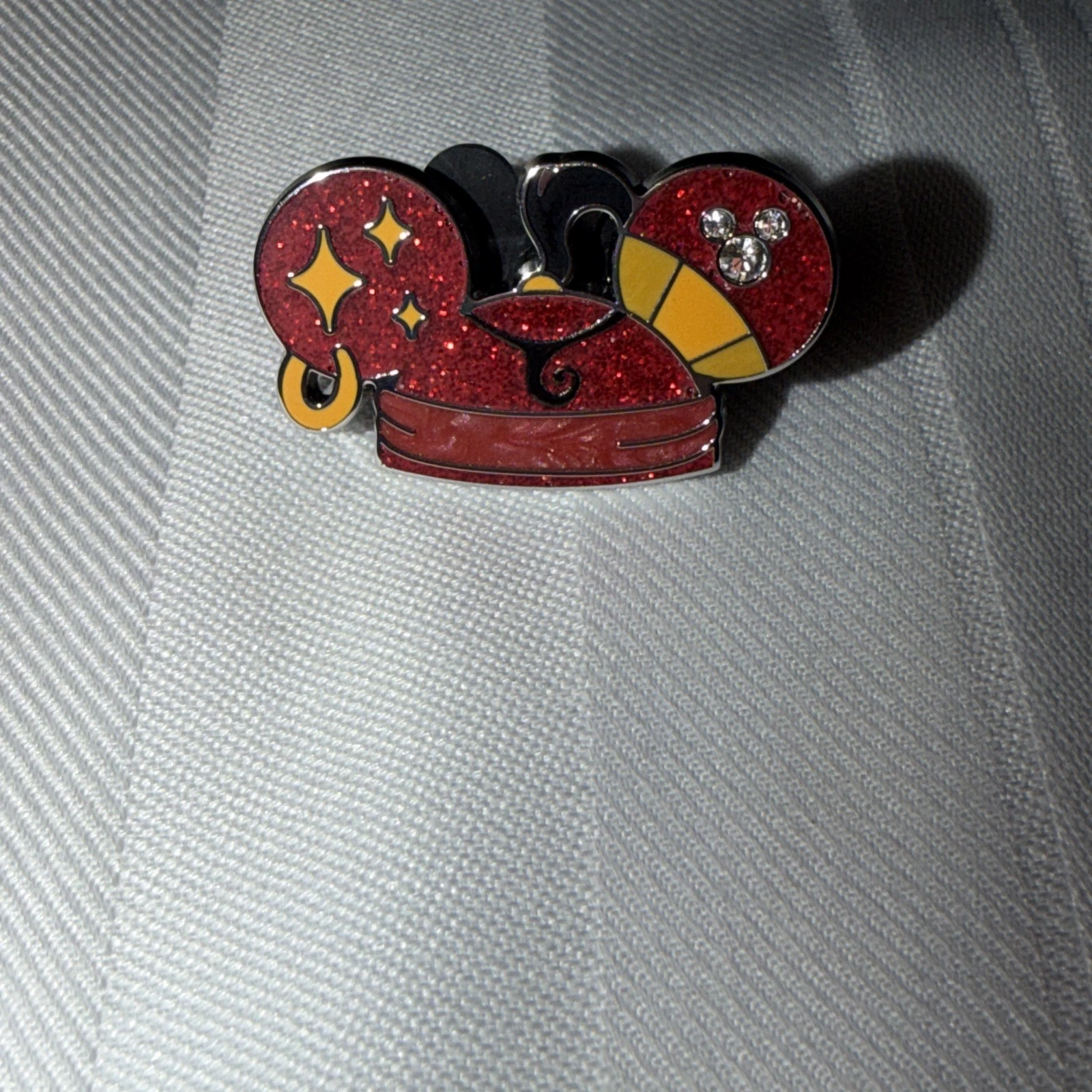 SUPER CHASER Disney World WDW Ear Hat Hidden Mickey Pin Jafar Genie 2025 Wave B