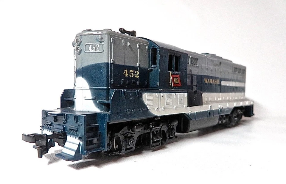 HO Athearn Pro-Custom Wabash GP9 Powered Diesel Beautiful But Needs Rails - Image 3 of 4
