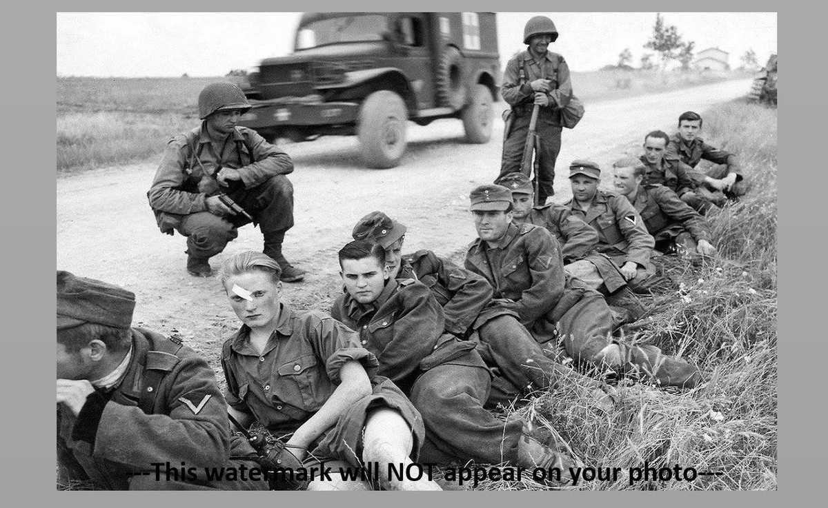 ミリタリー WWII German POW Camp 1944/45 U.S. Army C 1944 German POW Captured PHOTO US Army Battle for Kesternich