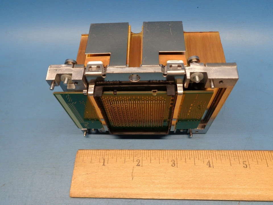 (1) SL6XD INTEL ITANIUM 2 MADISON CPU 1.3GHz 400MHz PGA PAC611 SOCKET 611 NEW - Image 3 of 4