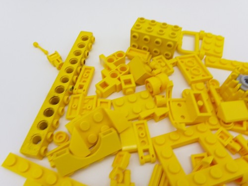 Lot Of 79X Random Yellow LEGO Pieces Slopes Plates Holed Bricks Rim Round - Bild 5 von 5