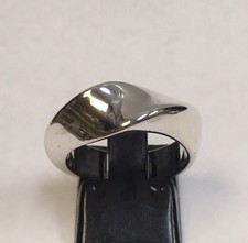 BEAUTIFUL MODERN STYLE PLAIN STERLING SILVER RING SZ 7 TWISTING BAND SQUIGGLE