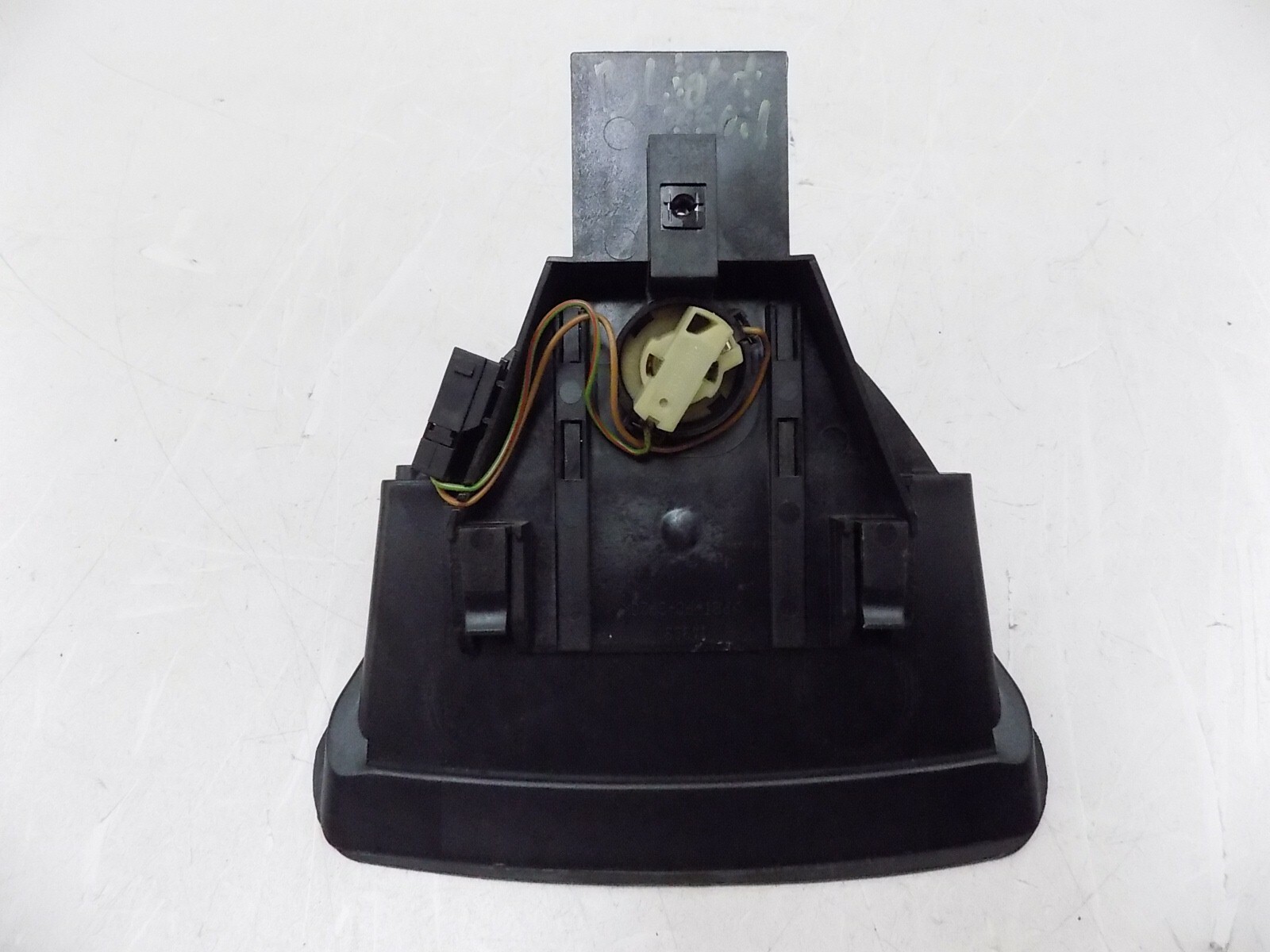 THIRD 3RD BRAKE HIGH STOP LIGHT LAMP 63258352788 OEM BMW E38 750IL 