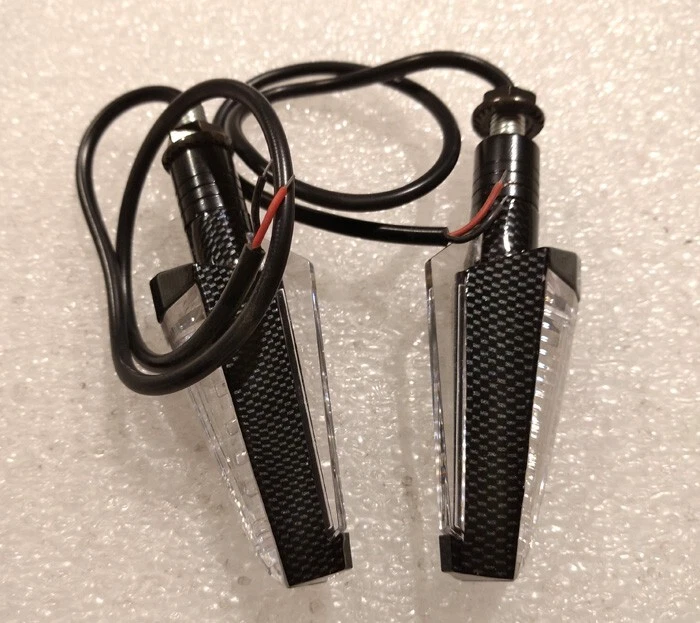 FRECCE  LED ALLUMINIO UNIVERSALI CATARINFRANGENTE  POST OMOLOGATE DELLA FAR 7146 - Immagine 2 di 4