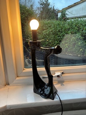 VINTAGE ART DECO STIL SCHWARZE LAMPE LADY VON PHOENIX POTTERY 1993 MADE IN ENGLAND