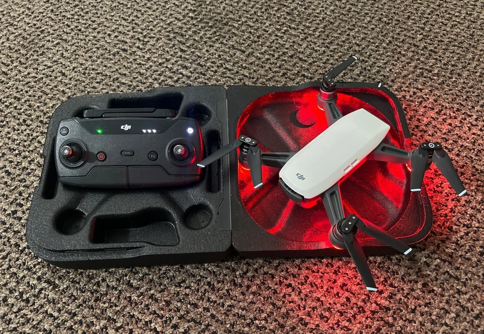 Drone DJI Spark con controlador Foto 2 de 4