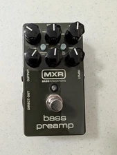 MXR M81 Bass Preamp - bass guitar preamp pedal with DI