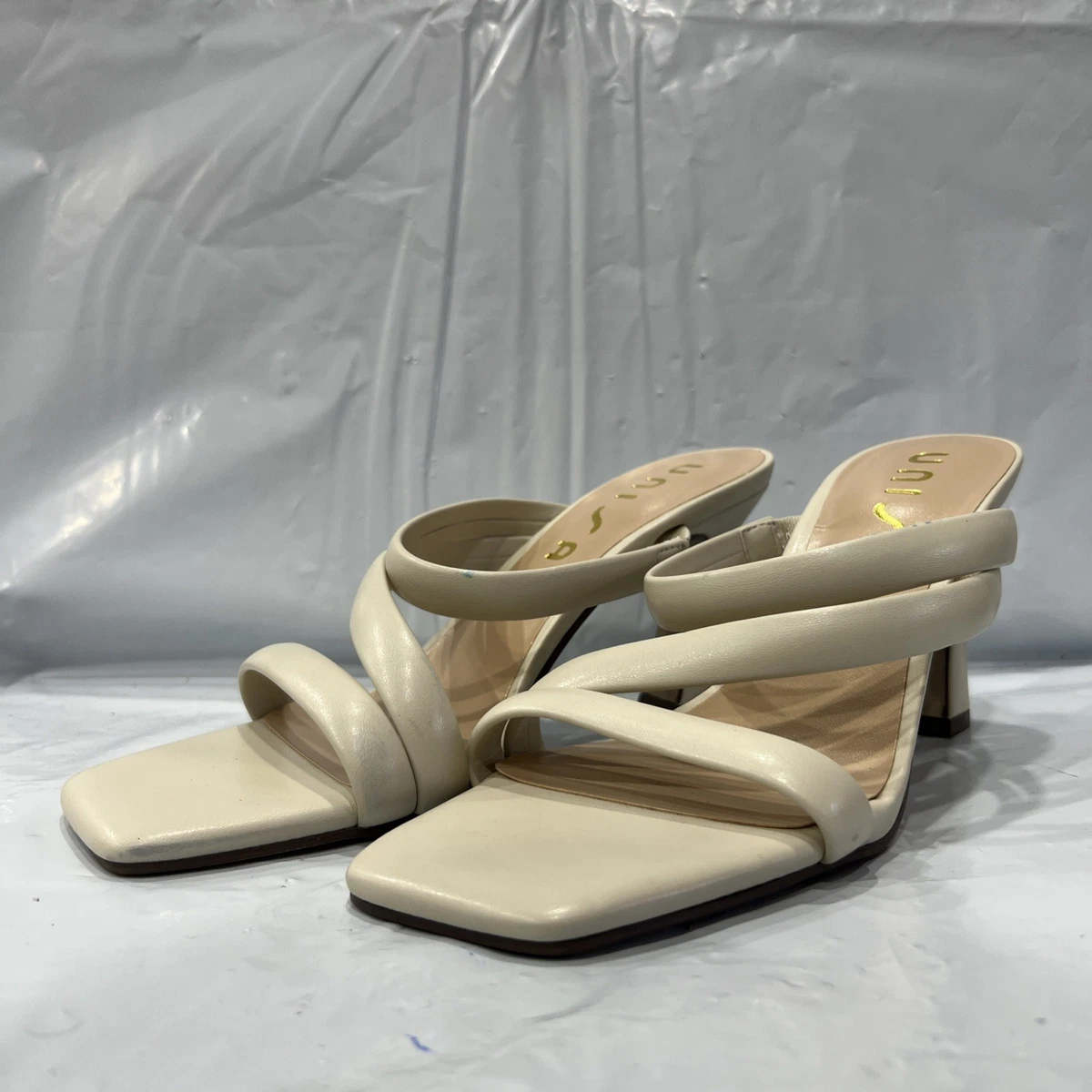 Sandales Unisa Brun Corail – Cuir, Bride En T, Talon Bas 2,25", Taille 9.5N (39.5 EU), Neuf Sans Boîte