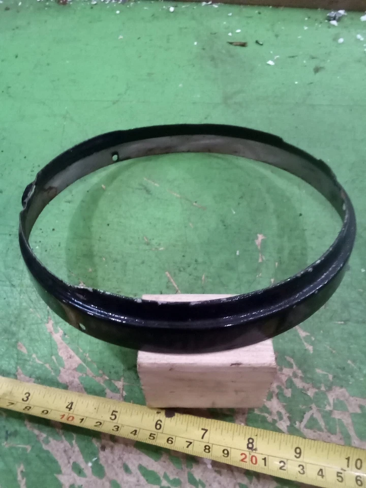 LUCAS 7" PRE UNIT TRIUMPH HEADLIGHT NACELLE INNER RIM TRIUMPH - Image 4 of 4