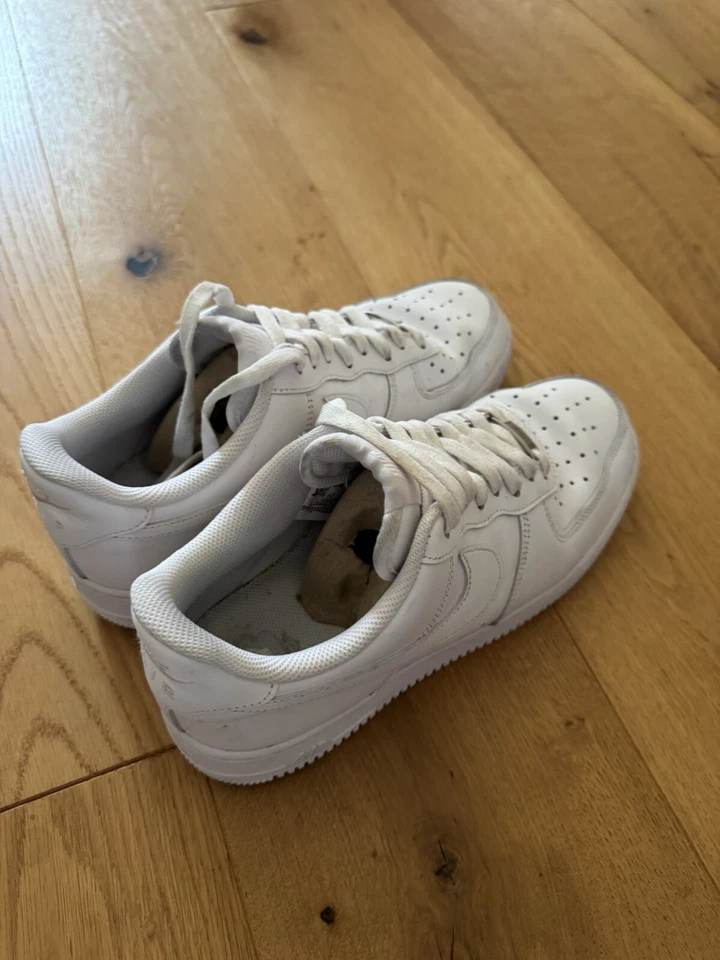 Size UK 8 - Nike Air Force 1 Low '07 White Mens, photo 4 of 5