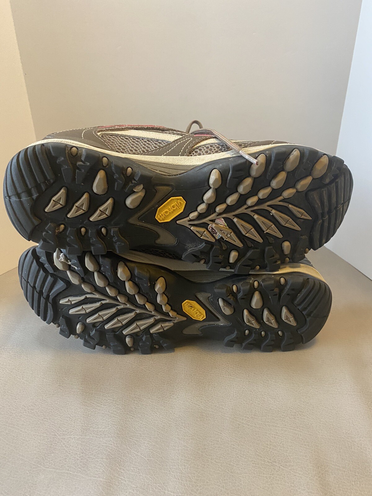 The North Face Women's Size 8.5 GoreTex Outdoor Hiking Shoes Vibram