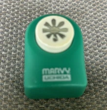 Marvy Uchida small Snowflake 3/4 IN. Paper Punch Crafting Crafts