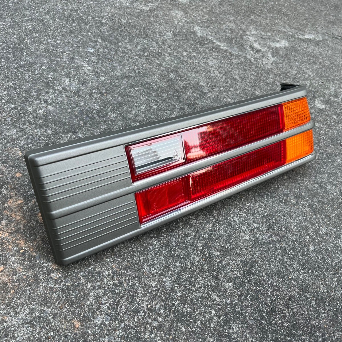 MITSUBISHI LANCER A72 Flat Tail Light Rear Lamp RH Genuine Parts