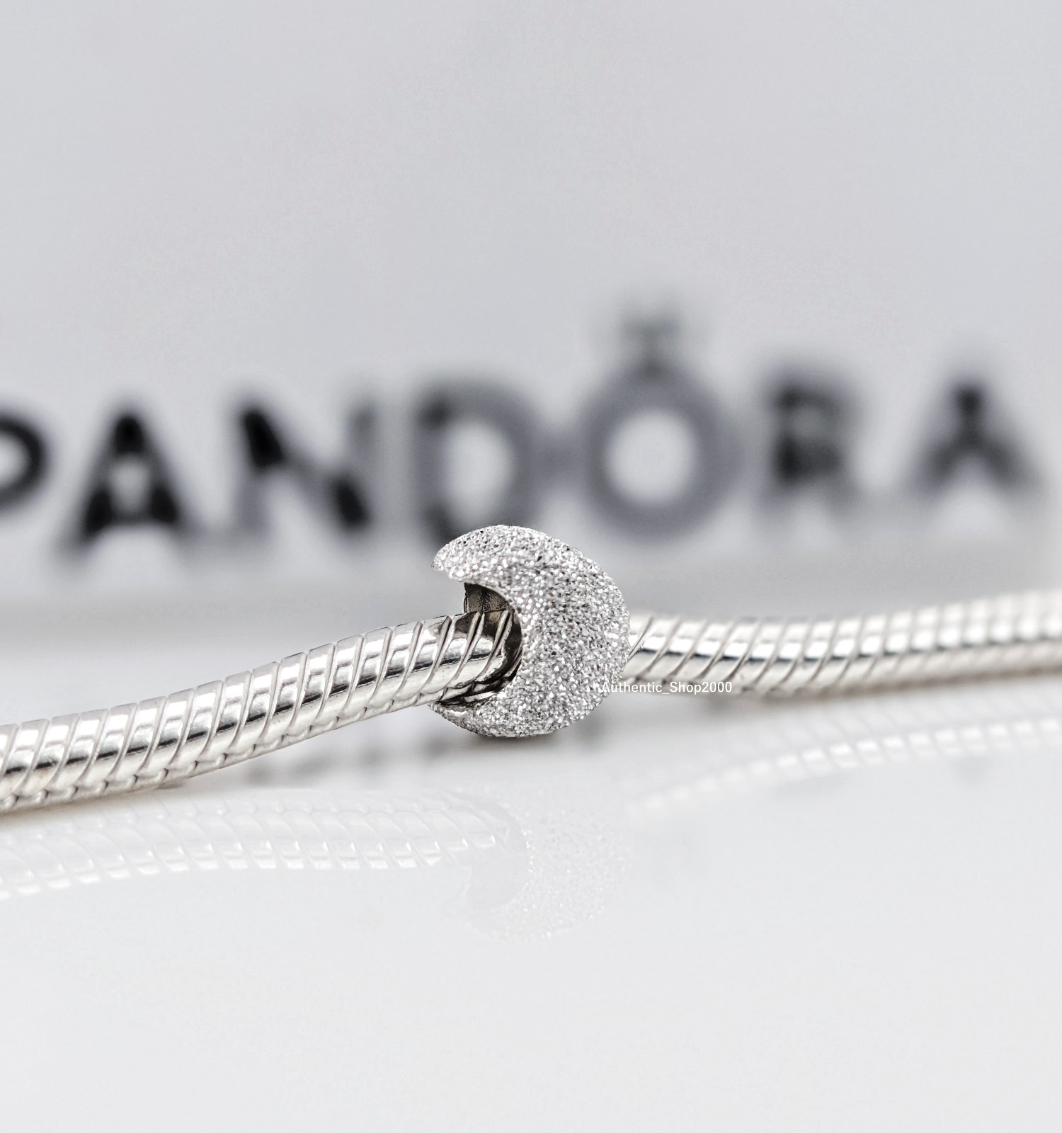 New 100% Authentic PANDORA 925 Ale Shining Textured Moon Mini Charm 794054C00