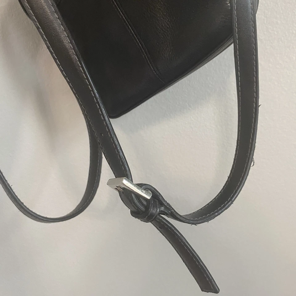 Маленькая черная шагреневая кожаная сумочка через плечо St. John's Bay 90-е Y2k - Изображение 4 из 4