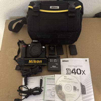 WORKING Nikon D40x 10.2MP Digital SLR DSLR Camera set - Bag Batteries Charger