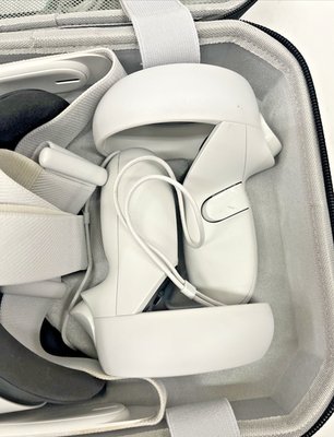 Meta Oculus Quest 2 128GB Advanced All-In-One VR Headset - White Meta Oculus Quest 2 128GB Advanced All-In-One VR Headset - White