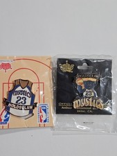 Washington Mystics Holdsclaw #23 jersey and Bear jersey WNBA Basketball Pin