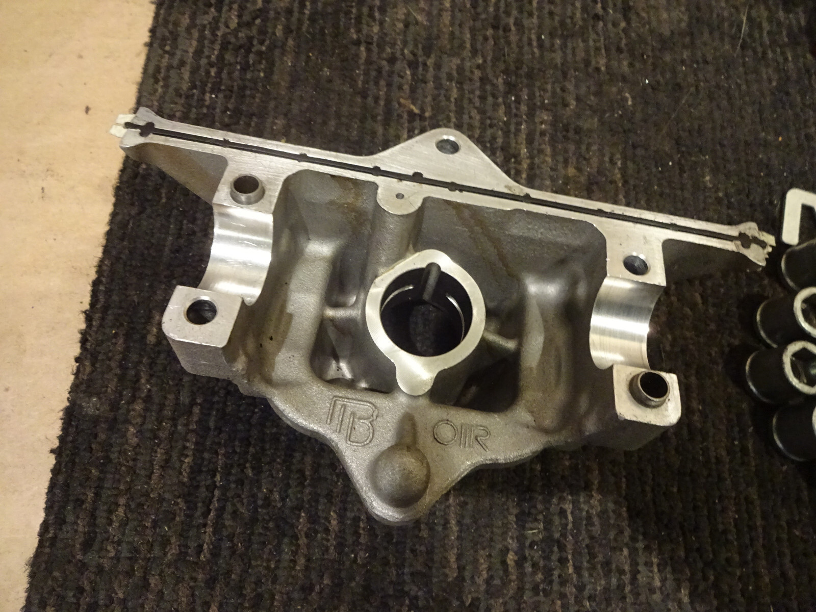 Ferrari  California - Fuel Injector Pump Mount On Cylinder Head