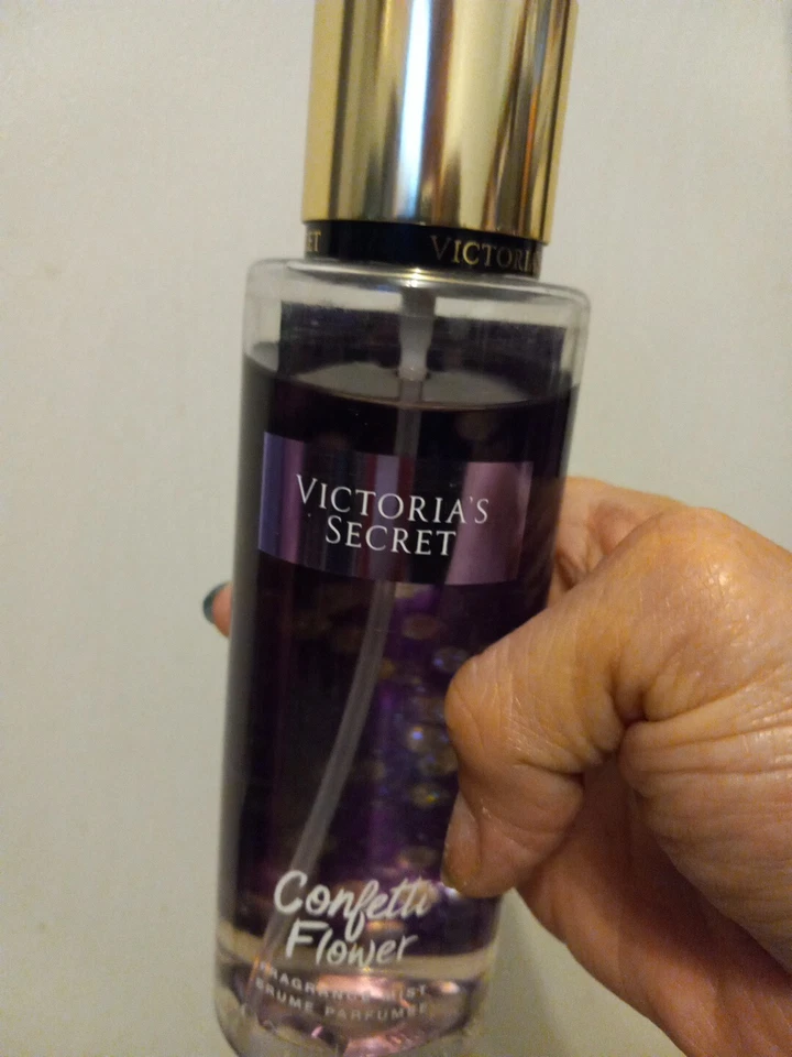 Victoria Secret Confetti Flowe Foto 4 de 4