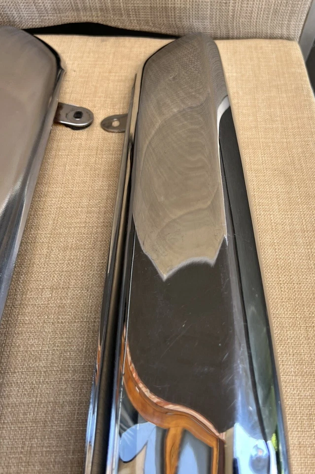 MAZDA ROTATIVO 1974-78 RX2 CAPELLA S4 CROMO GENUINO RHS-LHS BARRA PARACHOQUES TRASERO EXTREMOS! Foto 4 de 4