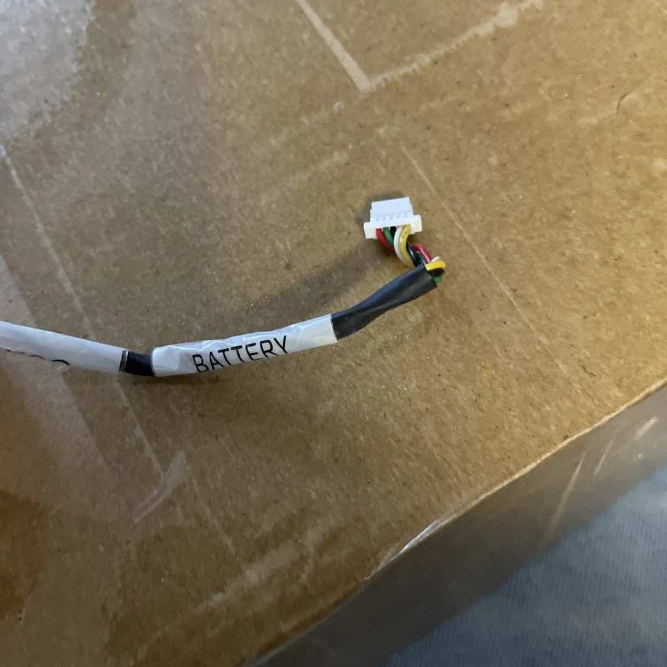 Dell PowerEdge r910 Backplane 4x 2.5” Drives W/ Cables OT466H - Image 3 of 4