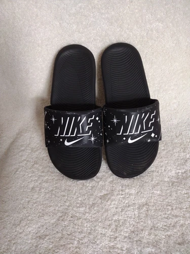 Nike slides donna (USA 3) (UK2.5) (EUR 35) (CM 22) Made Vietnam. Il vero affare