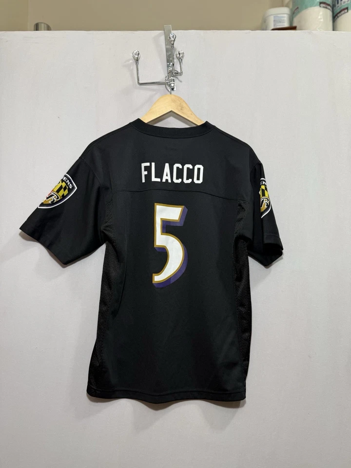 Camiseta deportiva negra grande del equipo de la NFL Baltimore Ravens Joe Flacco #5 Foto 2 de 4