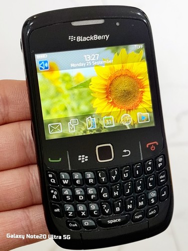 BlackBerry Curve 8520 (Unlocked) Smartphone Excellent Condition With Charger - Afbeelding 3 van 10