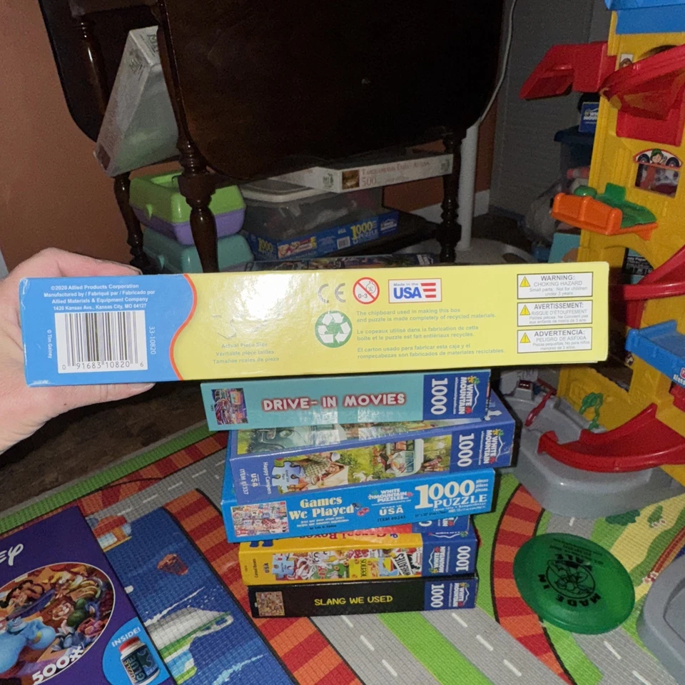 Springbok 1000 Piece Comic Books Galore Jigsaw Puzzle / Marvel / DC  - Image 2 of 4