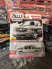 Auto World 1:64 - 2006 Chevy Silverado SS Truck Extended Cab w/Fleetside Bed 