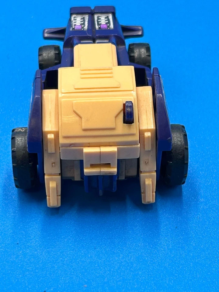 Vintage Transformers G1 Triggercon Ruckus Action Figure Hasbro 1988 - Image 4 of 4