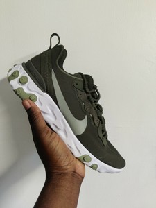 nike womens react element