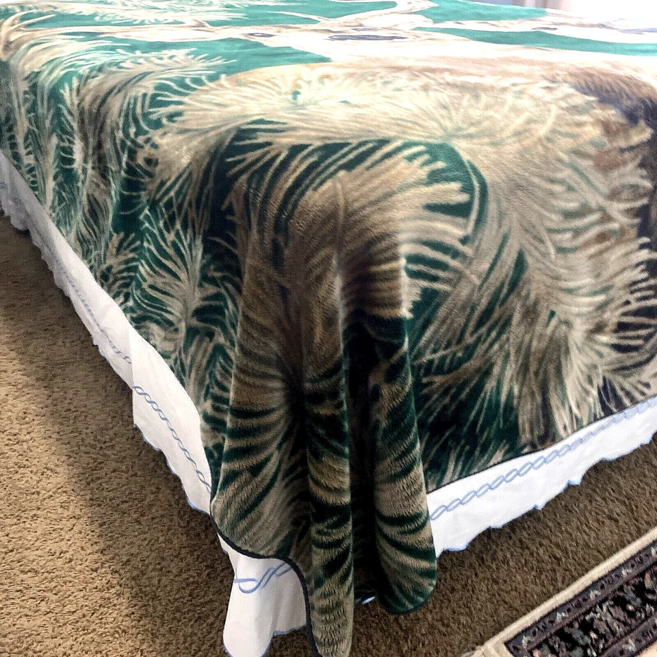 Manta Solaron Pesada Peluche Visón Coreano Ciervo Pareja Tamaño King Verde y Marrón Foto 4 de 4