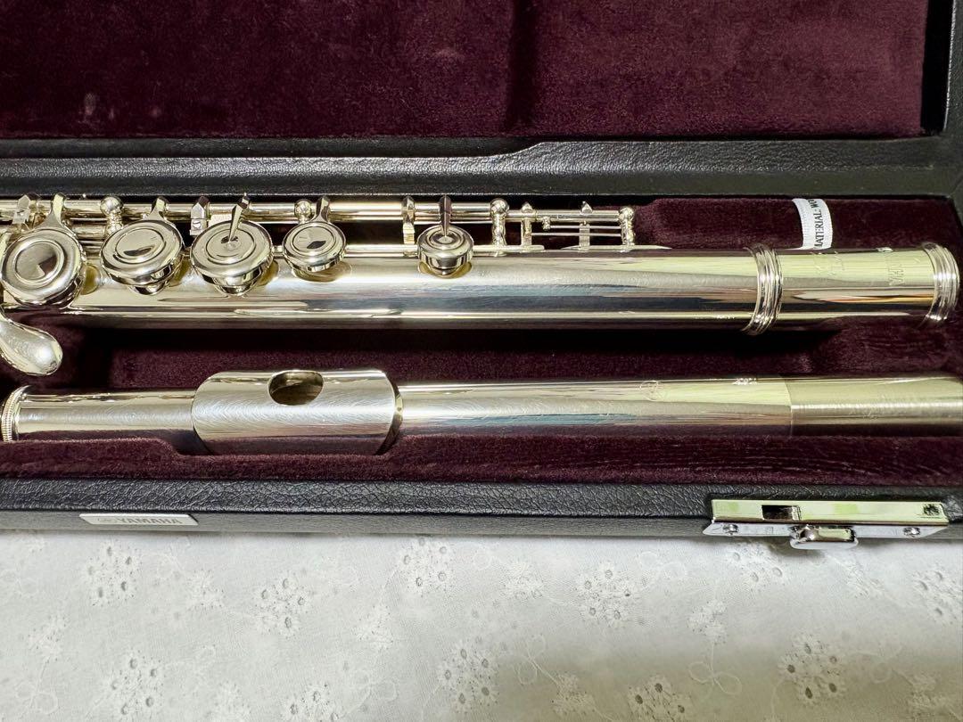 YAMAHA YFL212 フルート ケース付き Yamaha YFL-212 Silver Beginner Student Flute + Hard Case