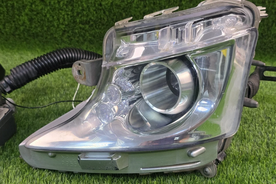 Par de luces antiniebla HID izquierda y derecha OEM 2010-2012 Lexus LS600H LS600HL 2010-2012 usadas Foto 4 de 4