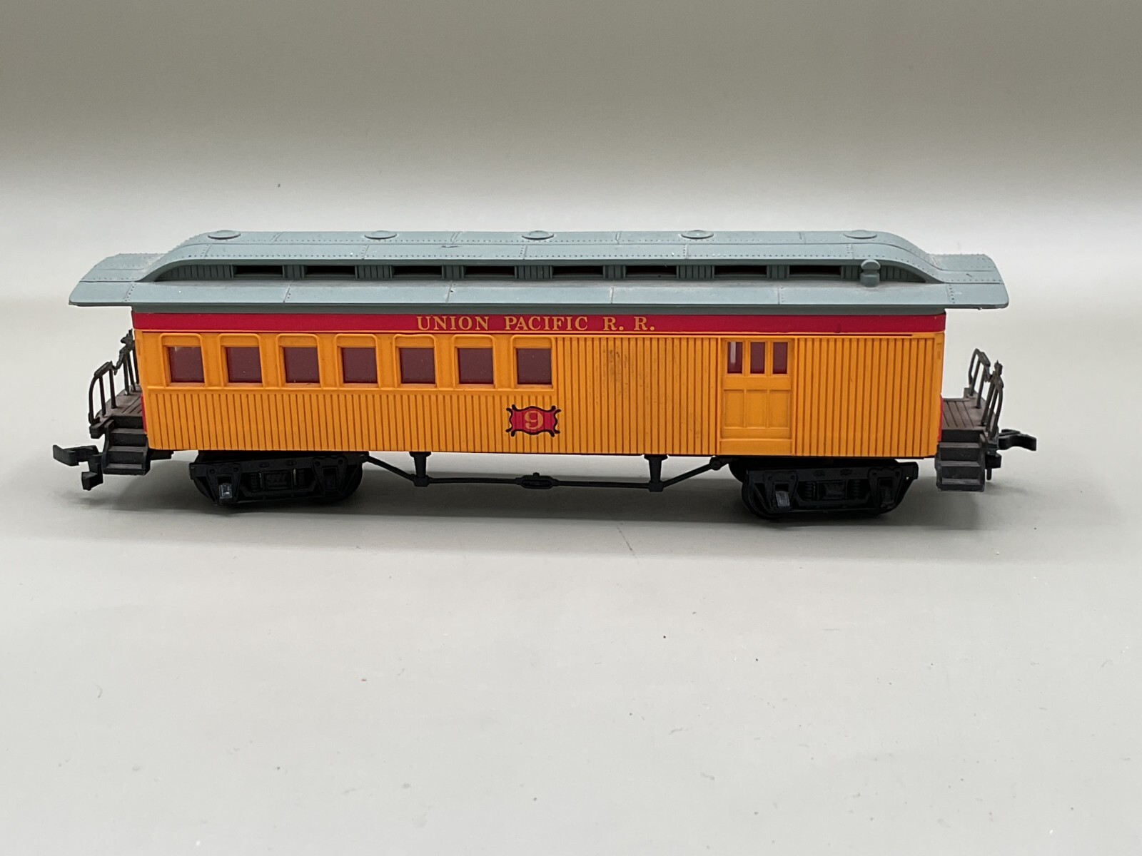 Mantua TYCO Bachmann Lot of 9 Old Time Combines