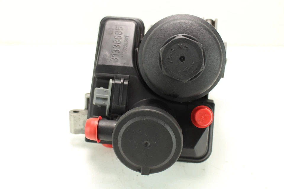 2010 VOLVO V50 SERIES 2.4L ENGINE OIL FILTER HOUSING OEM, 1105728S01 - Image 2 of 4