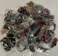 Fashion Costume Jewelry Lot Necklaces Bracelets Earrings Wearable/Craft Unsigned